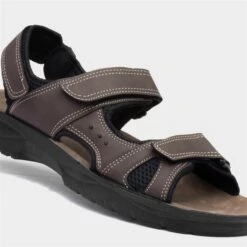 Red Fish Mens Easy Fasten Sandal In Brown 9 Red Fish Mens Easy Fasten Sandal In Brown -Skechery Store 594032 2 L05.20220725000049