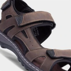 Hobos Mens Brown Easy Fasten Sandal 10 Hobos Mens Brown Easy Fasten Sandal -Skechery Store 594095 2 L05.20230519000115